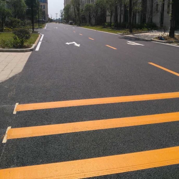 ホットメルト道路標示塗料施工
